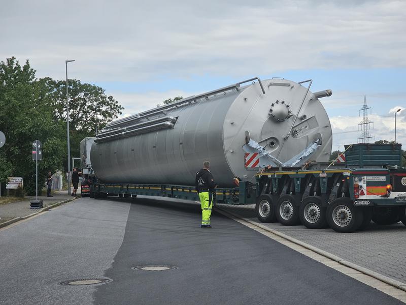 DM Verkehrstechnik - Schwertransport Edelstahltank