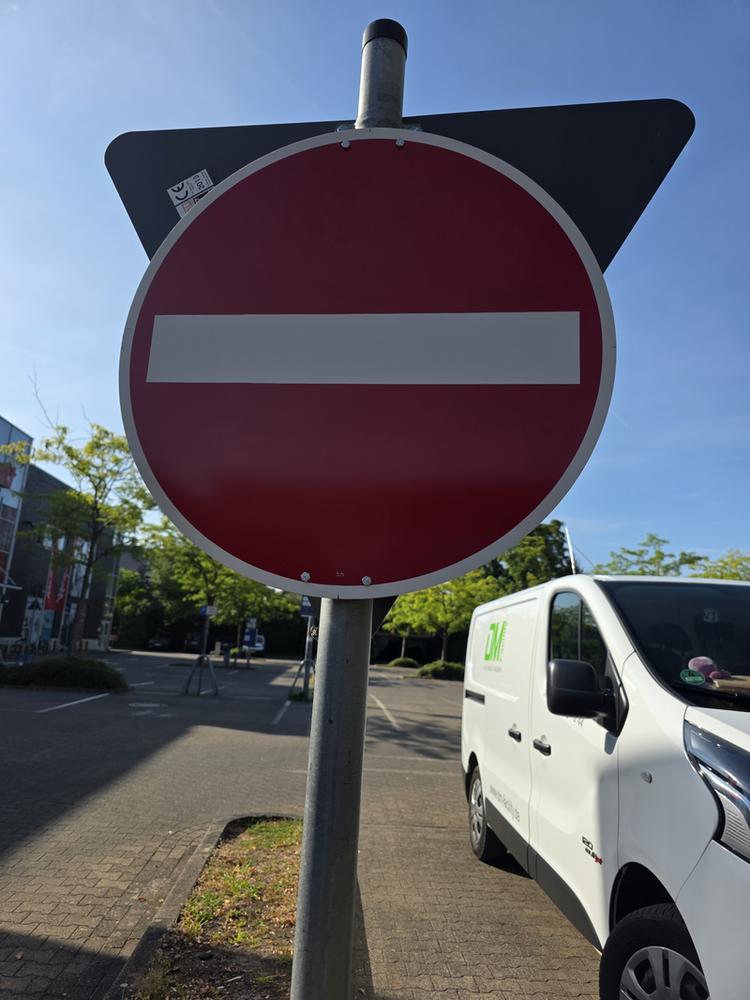 DM Verkehrstechnik - Verkehrszeichenmontage
